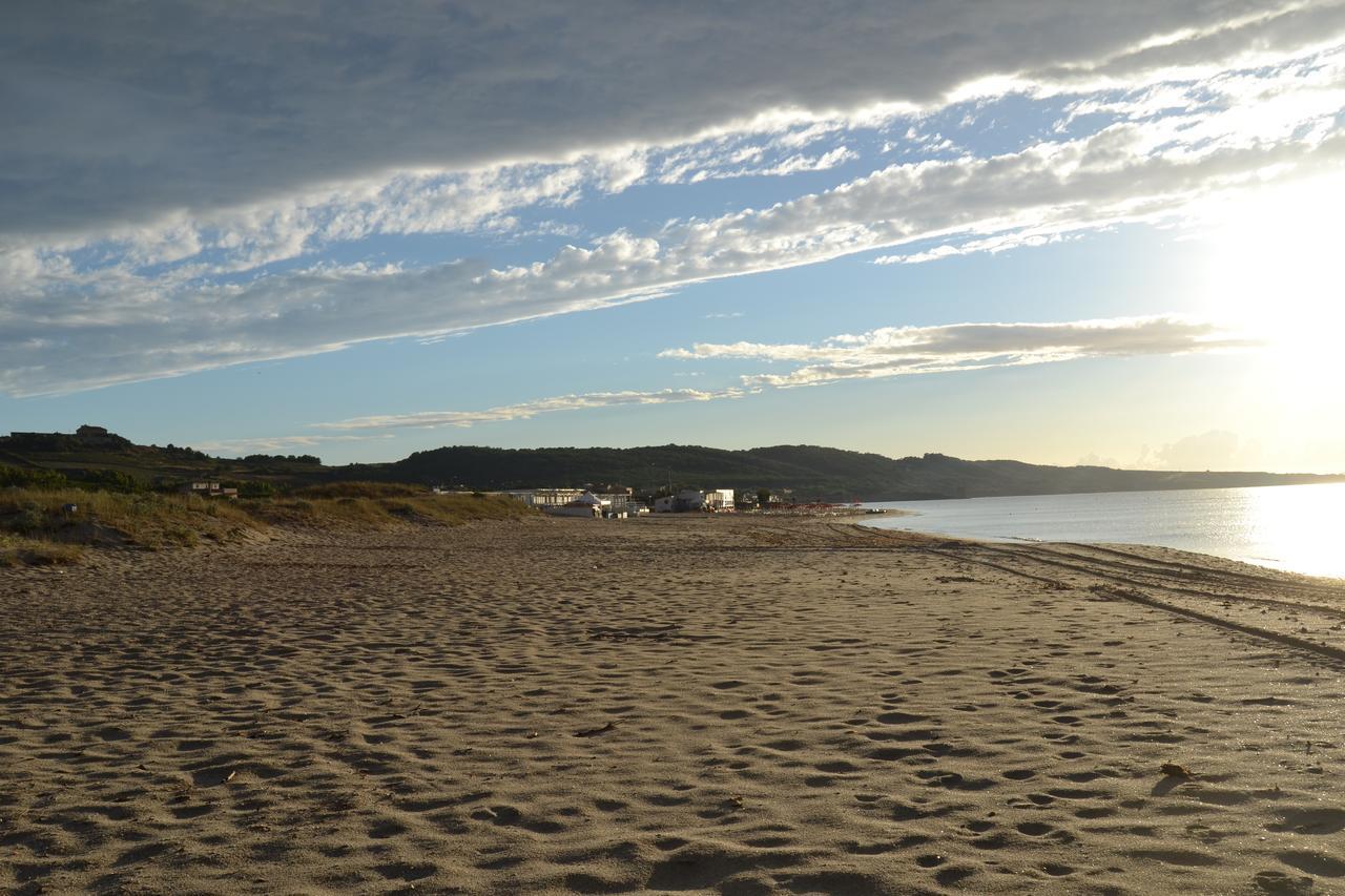 Miramare Struttura Sulla Spiaggia ปลาตาโมนา ภายนอก รูปภาพ