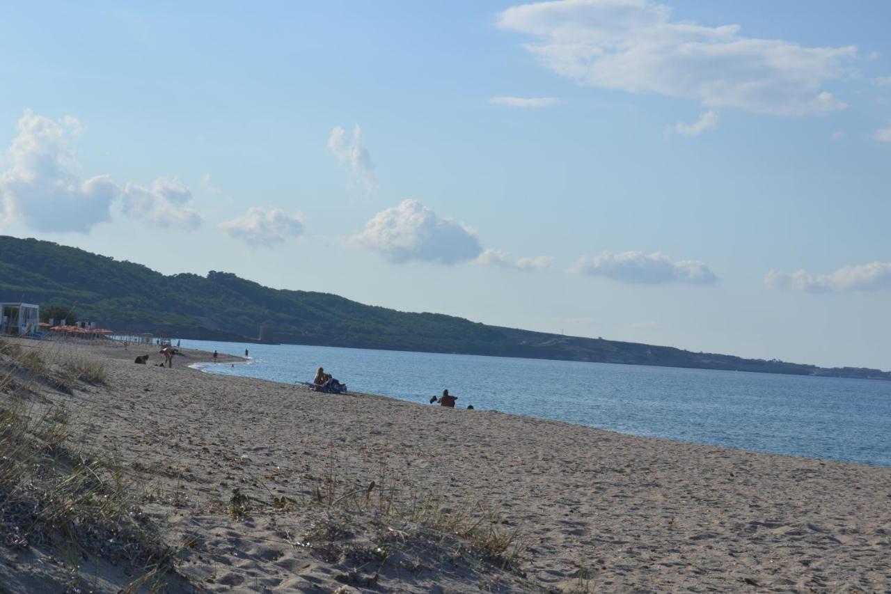Miramare Struttura Sulla Spiaggia ปลาตาโมนา ภายนอก รูปภาพ